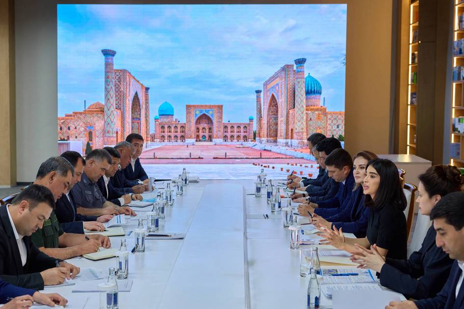 Саида Мирзиёева Самарқанд вилояти ва туманлари раҳбарияти билан учрашди